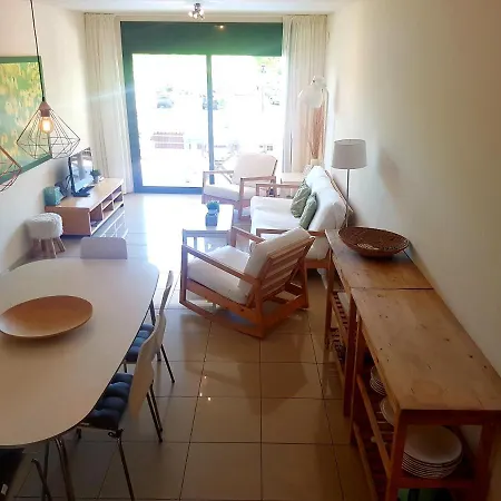 Apartment Beautiful 75m2 With View At The Beach, Pool, Parking Roses