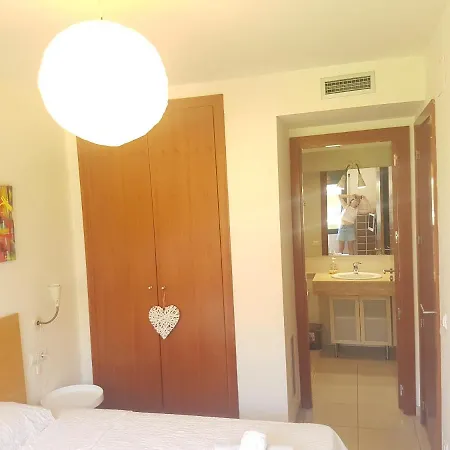 Beautiful 75m2 With View At The Beach, Pool, Parking Apartment Roses