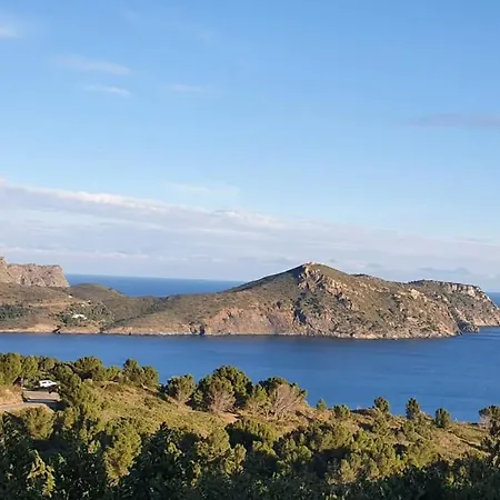 Apartment Beautiful 75m2 With View At The Beach, Pool, Parking