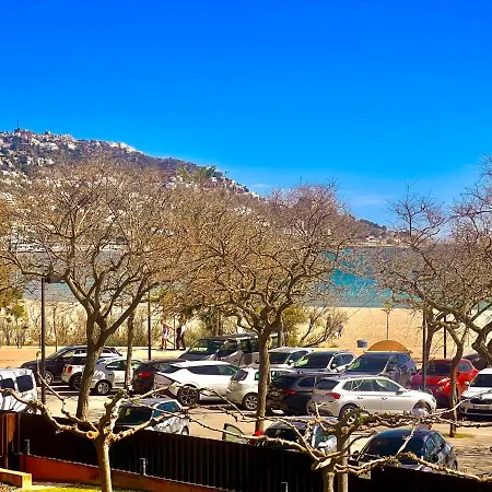 Beautiful 75m2 With View At The Beach, Pool, Parking Апартаменты